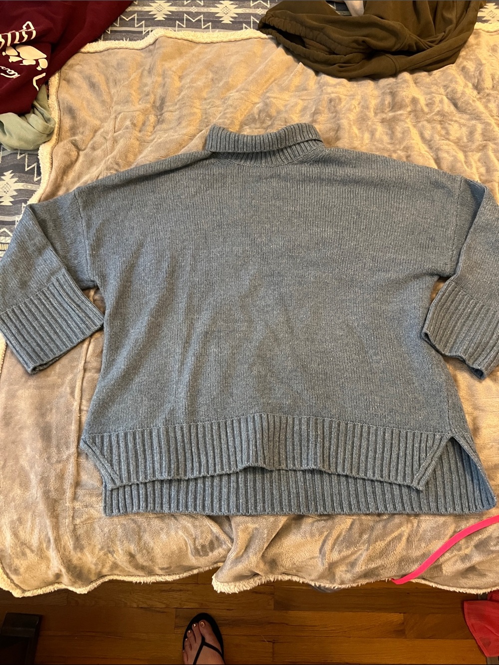 Abercrombie & Fitch Dove Blue Mock Neck Ribbed Hem SweaterXL